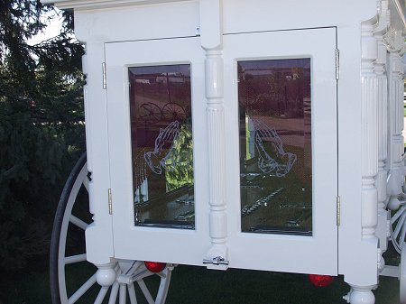 Glass etching on rear doors